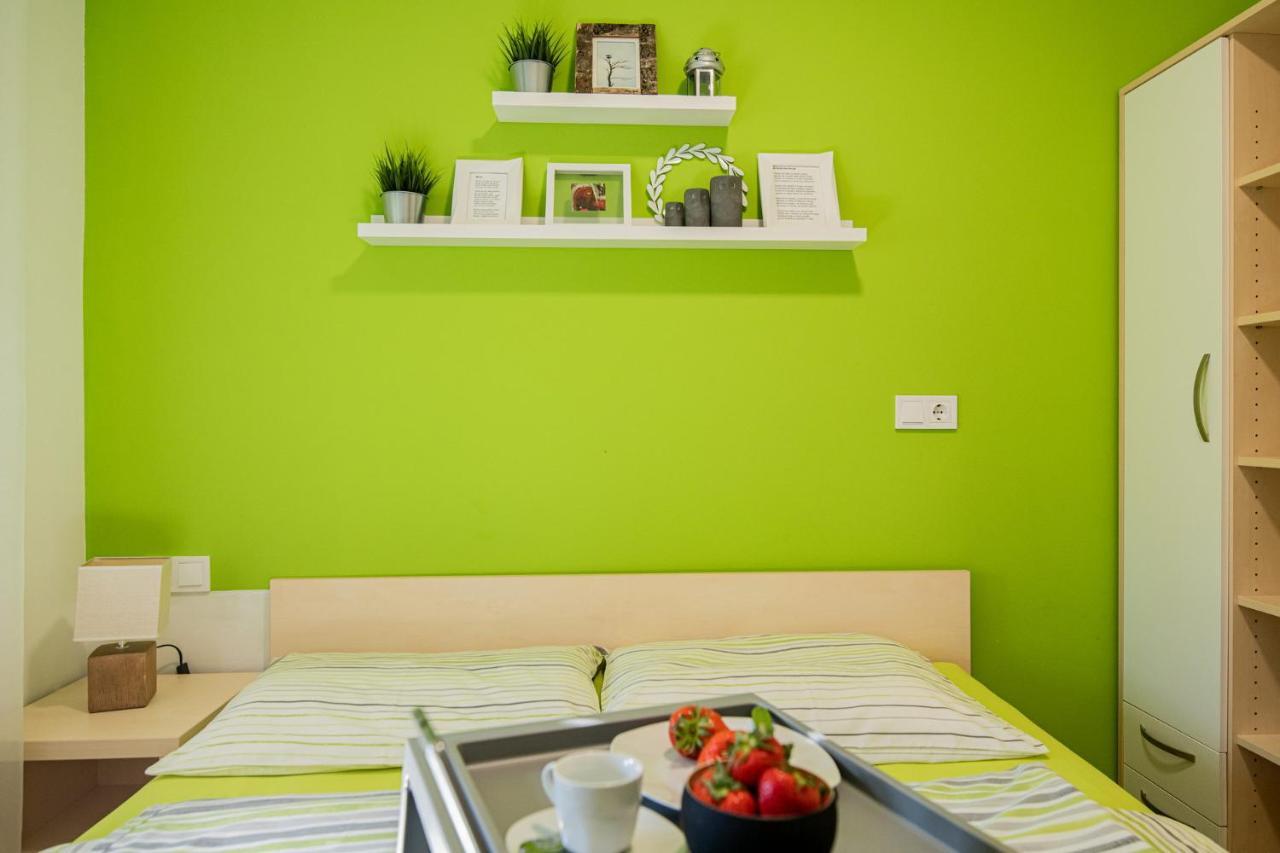 Apartmaji Banonia " Poletni Vetrc " Banovci Exterior foto